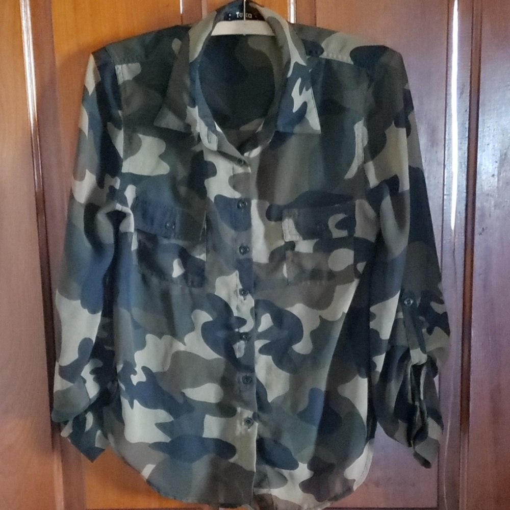 Tosca Sheer Camo Top Size Small Shirt